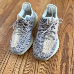 Yeezy Boost 350 V2 in Ash Pearl | sz 6